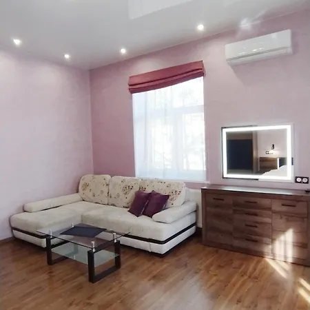 Apartment жд вокзал, центр Lviv