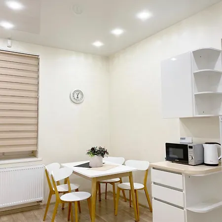 поруч жд та центру міста Апартаменти