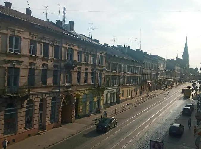 Апартаменти поруч жд та центру міста *